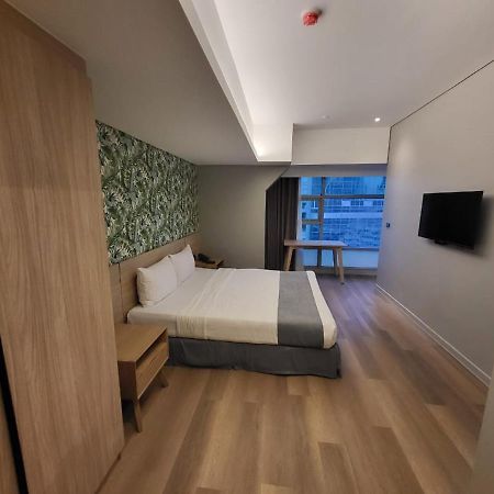 Infinity Tower Suites Makati City Extérieur photo