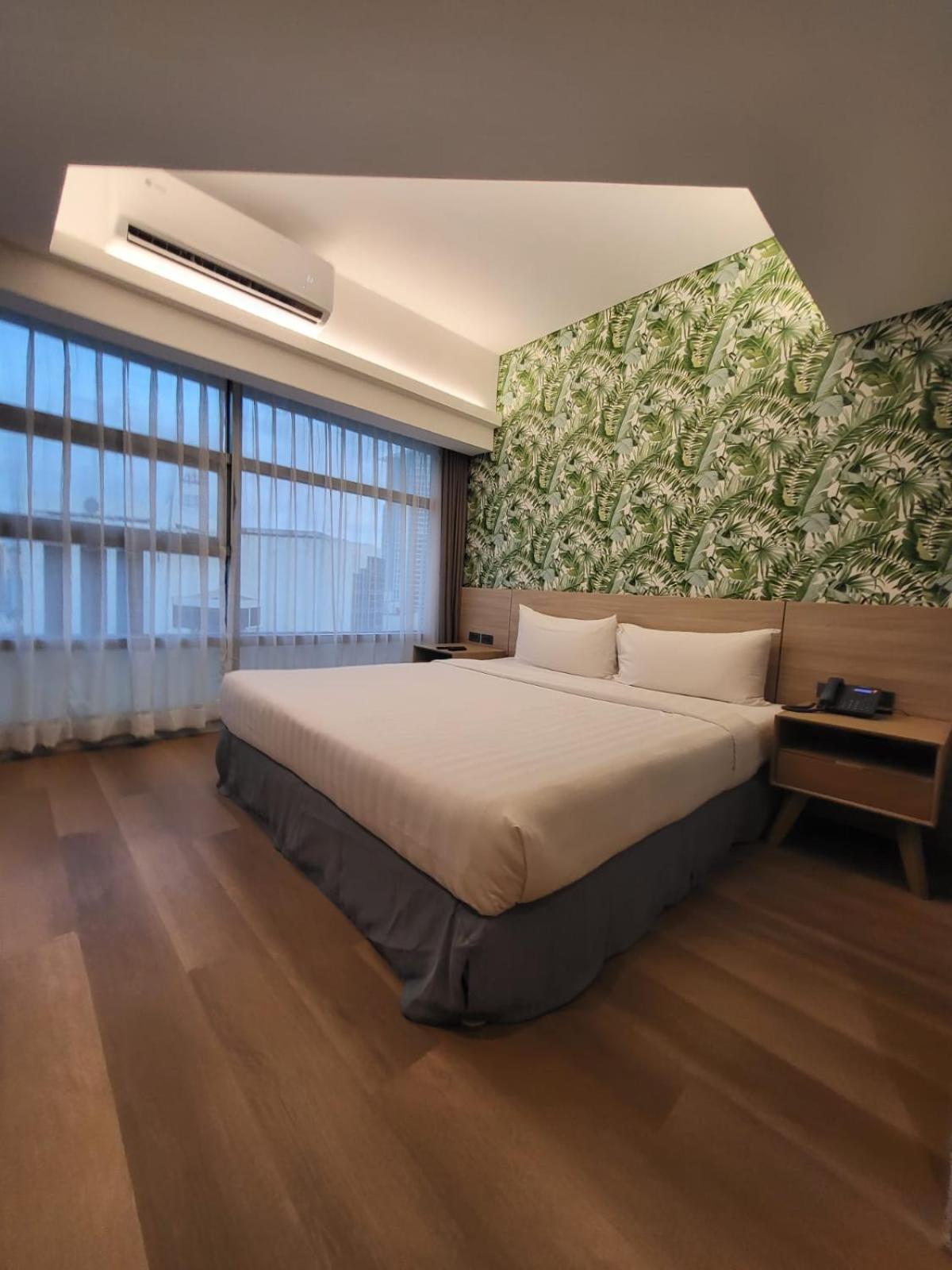 Infinity Tower Suites Makati City Extérieur photo