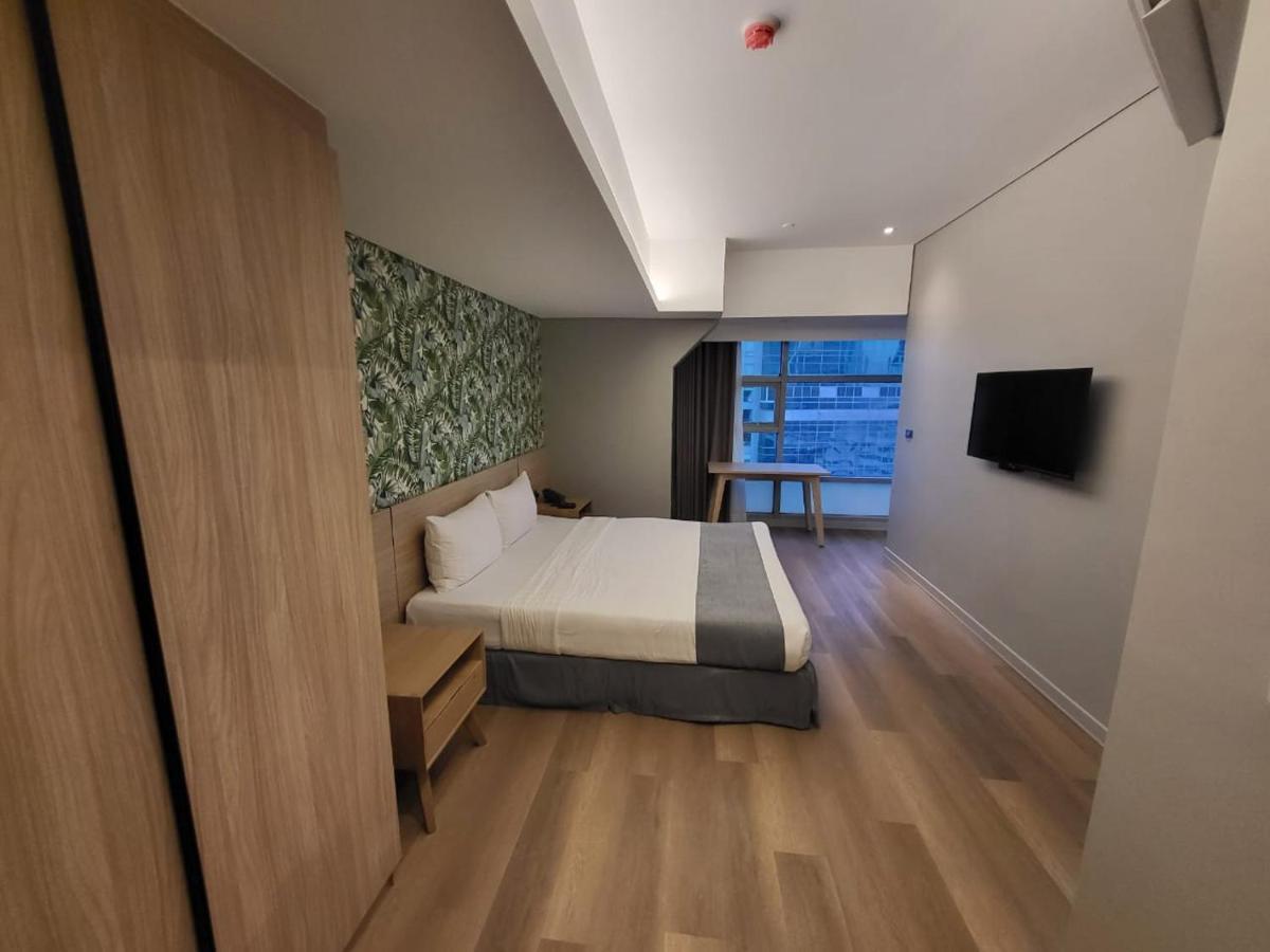 Infinity Tower Suites Makati City Extérieur photo