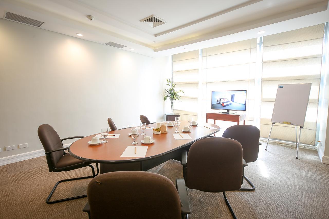 Infinity Tower Suites Makati City Extérieur photo