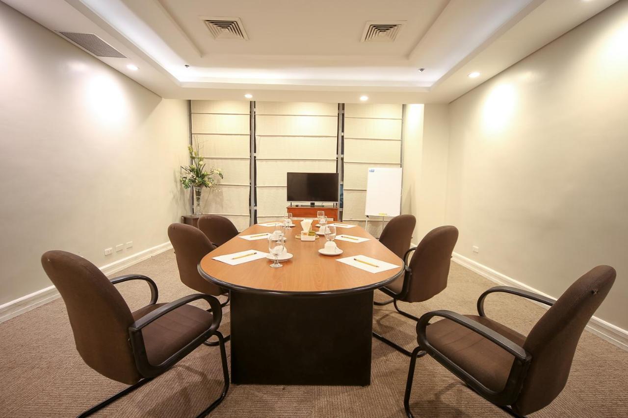 Infinity Tower Suites Makati City Extérieur photo