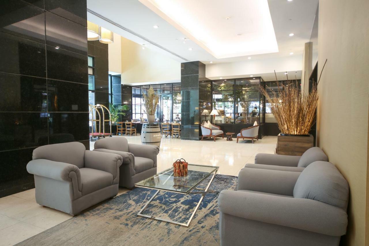 Infinity Tower Suites Makati City Extérieur photo