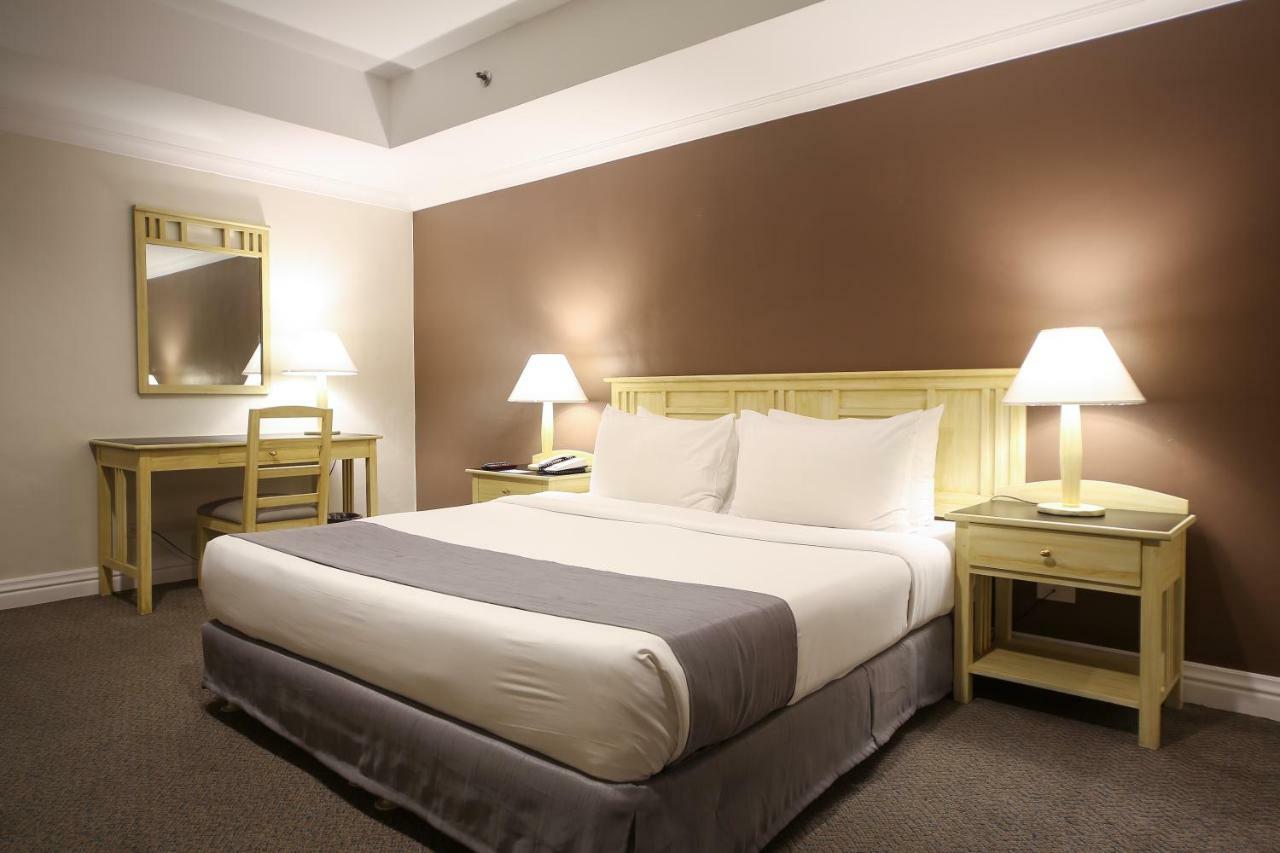 Infinity Tower Suites Makati City Extérieur photo