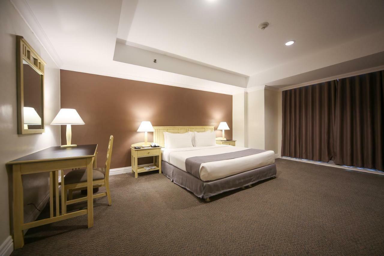 Infinity Tower Suites Makati City Extérieur photo